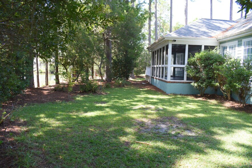 Building Photo - 7002 Hallstead Ct
