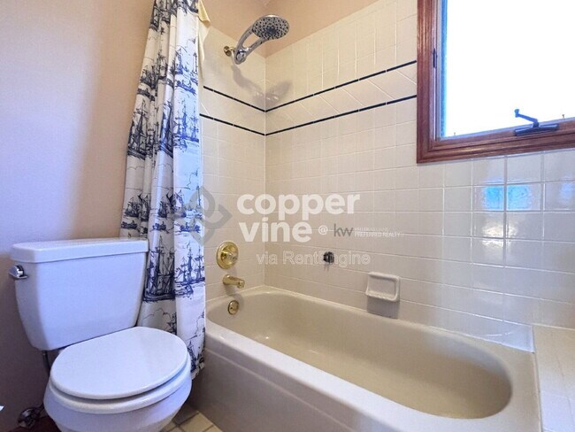 Building Photo - 1197 Clubhouse Dr