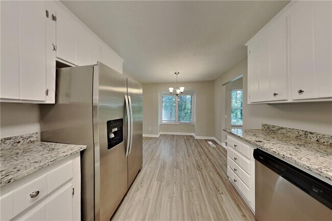 Building Photo - 3929 Lookout Point Dr