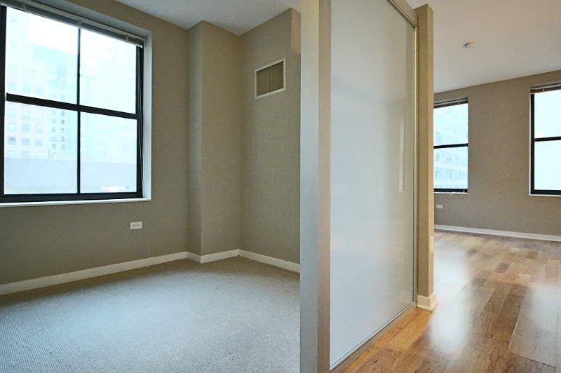 Building Photo - 211 W Randolph St