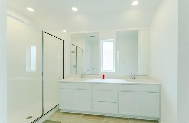 Building Photo - 6731 Iron Clover Dr