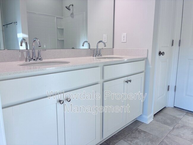 Building Photo - 211 Central Townes Wy