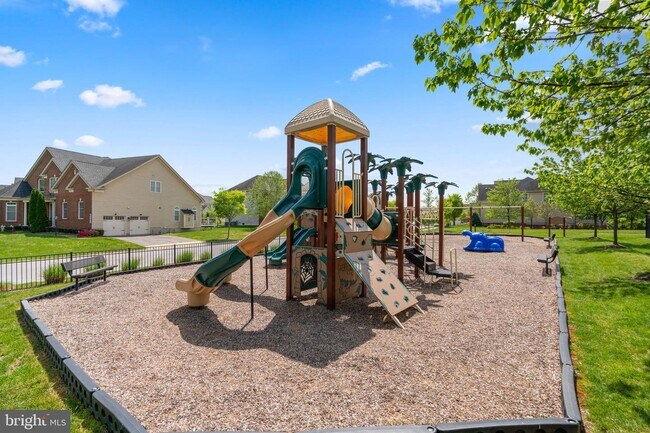Building Photo - 8506 Pine Springs Dr