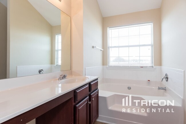 Building Photo - 2435 Cornell Cir