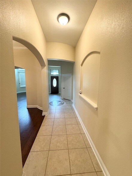 Building Photo - 1713 Fair Oaks Ln