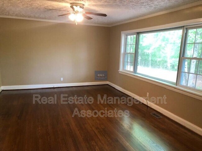 Building Photo - 17025 Wildwood Rd