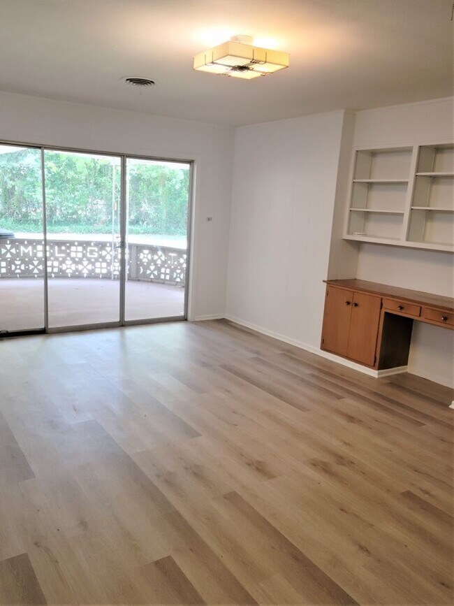 Building Photo - 3550 Lazy Ln