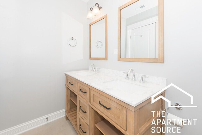 Building Photo - 4117 S Michigan Ave