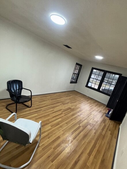 Building Photo - 1476 Marilyn Ave