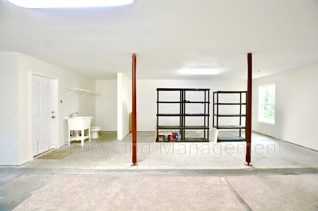 Building Photo - 1402 Hamlin Park Cir