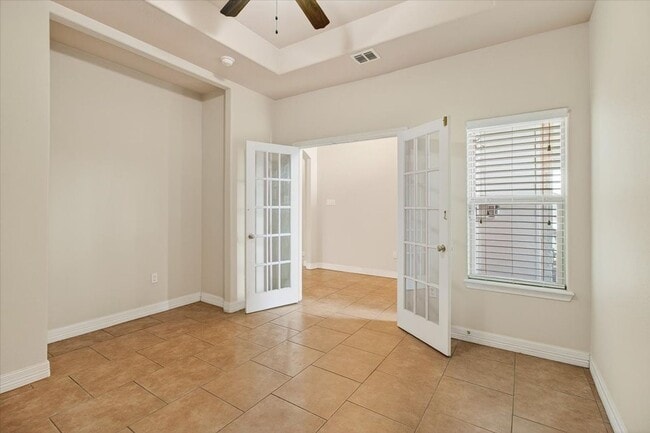 Building Photo - 6901 Anastasia Dr