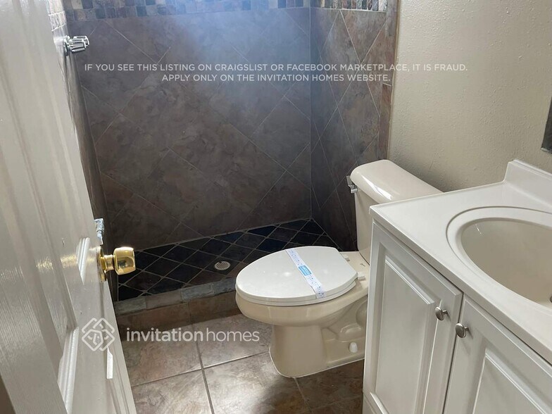 Building Photo - 2805 39th St W