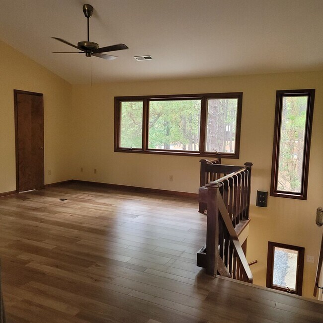 Building Photo - Beautiful Property Located in Seven Lakes ...