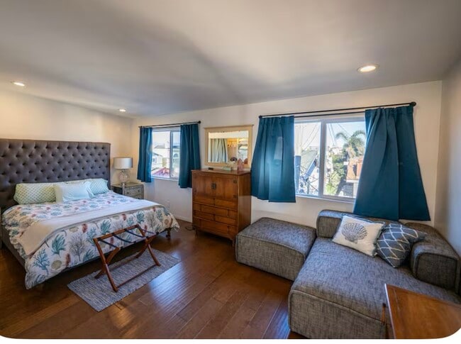 Building Photo - 212 Ocean Dr