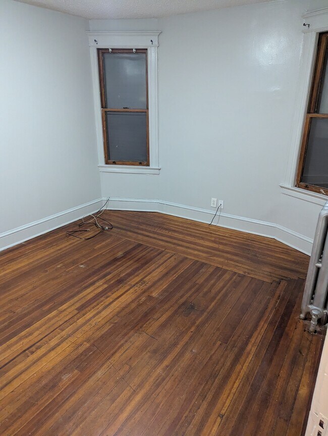 Building Photo - 449 New Britain Ave