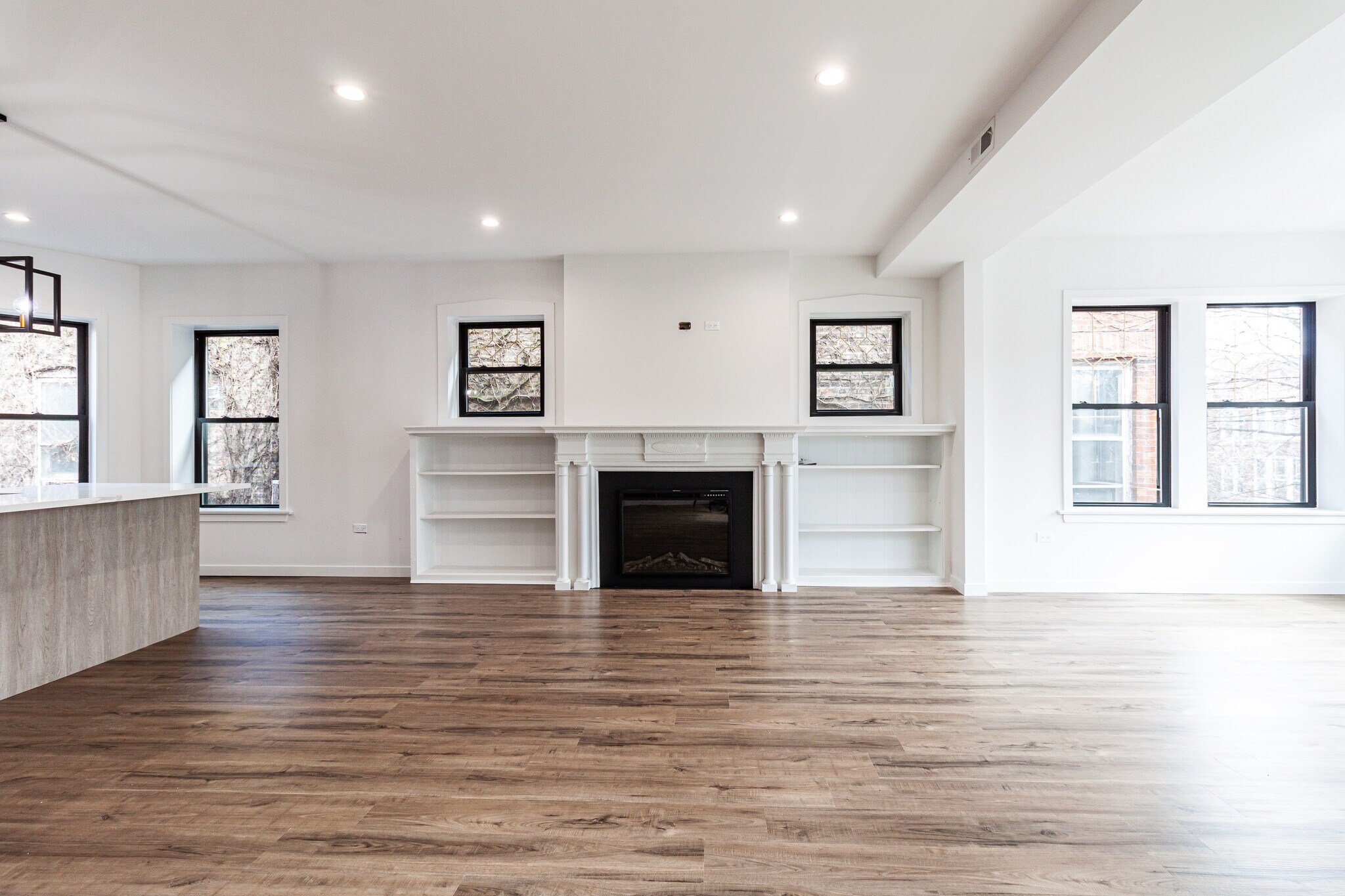 Building Photo - 1428 W Jonquil Ter