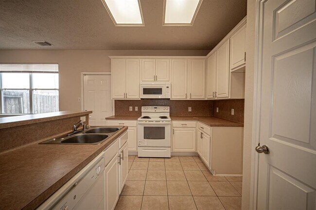 Building Photo - 13103 Peppergate Ln