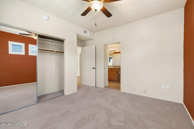 Building Photo - 2550 E River Rd