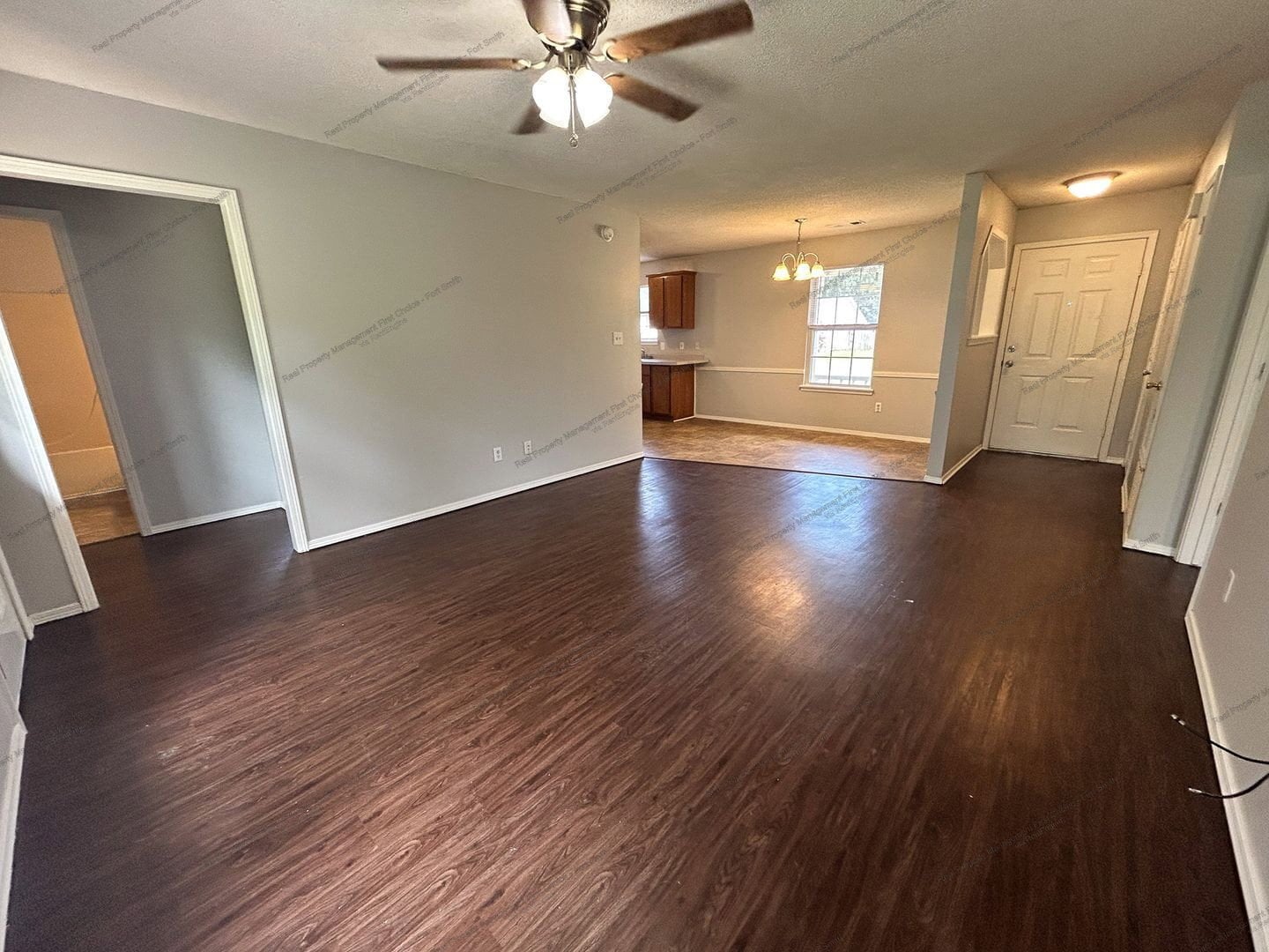 Building Photo - 1911 Whippoorwill Dr