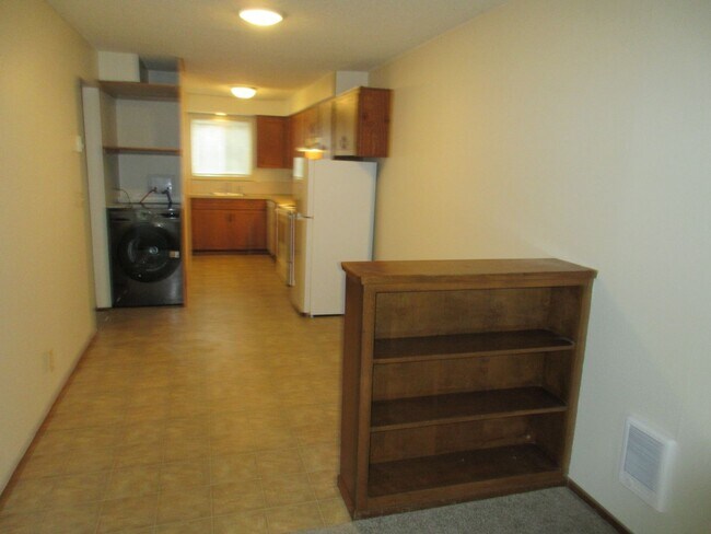 Building Photo - One Bedroom Apartment Close to Downtown