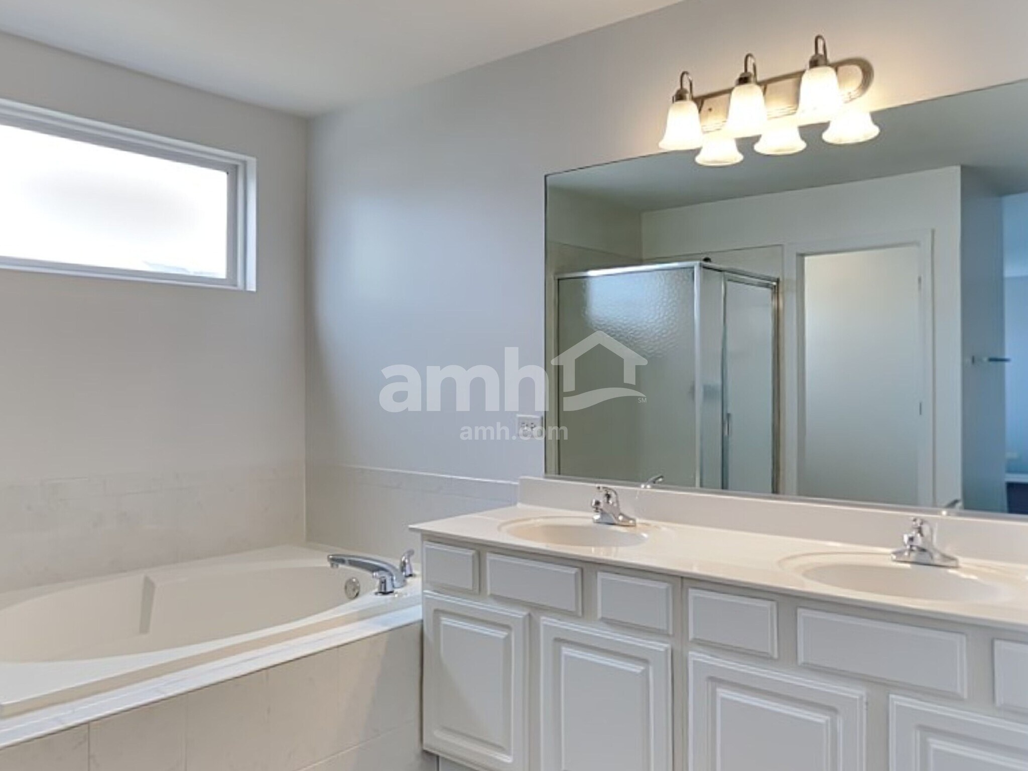 Building Photo - 2811 Stonebridge Dr