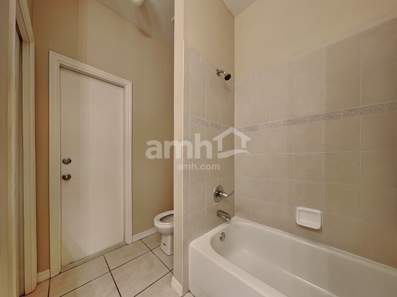 Building Photo - 6648 Thackston Dr