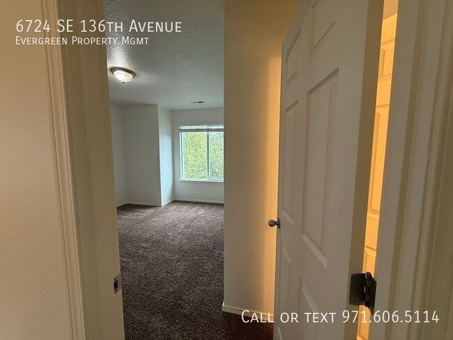 Building Photo - 6724 SE 136th Ave