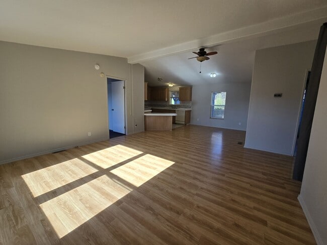 Building Photo - 2032 NE Klamath Ave