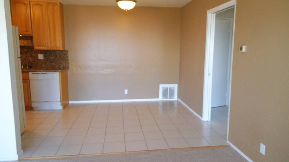 Building Photo - 350 Glenview Drive