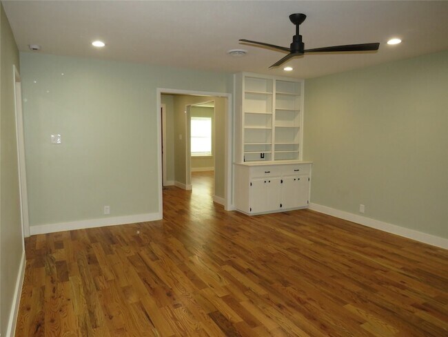 Building Photo - 3316 Darby Ln