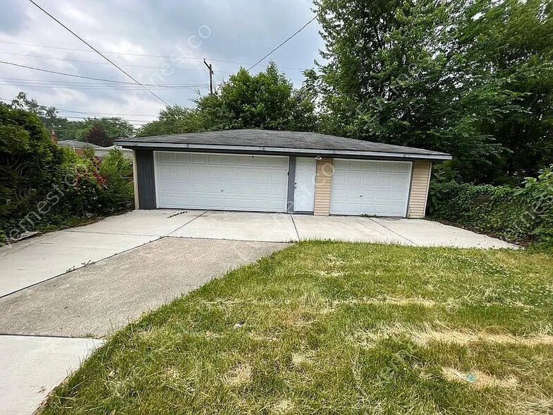 Building Photo - 9101 Hugh St