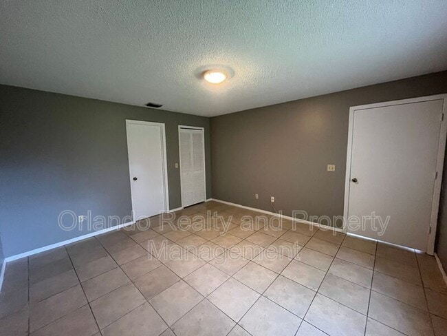 Building Photo - 1102 Dees Dr