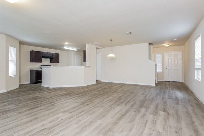 Building Photo - 4158 Silver Ranch Rd