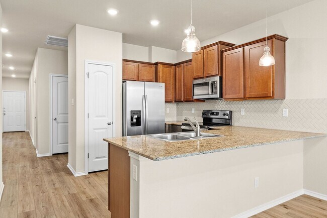 Building Photo - 343 Green Valley Dr