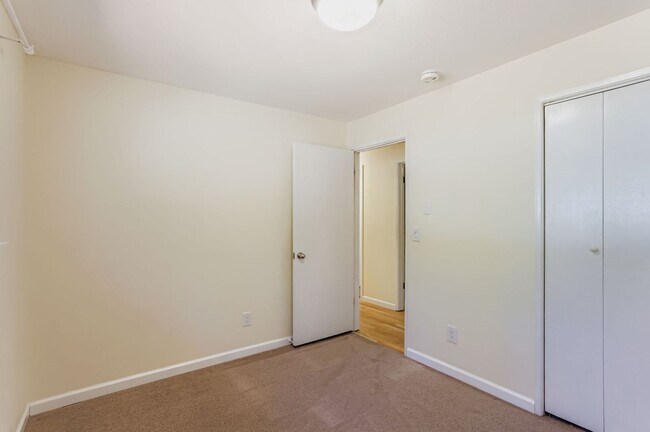 Building Photo - 3bd/2ba Sammamish House