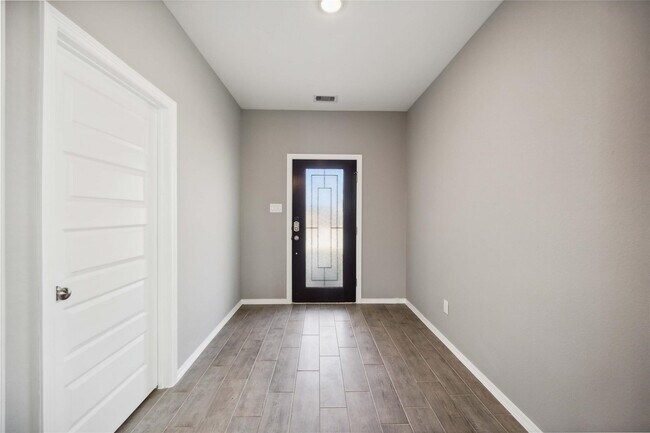 Building Photo - 5710 Tabula Rasa Dr