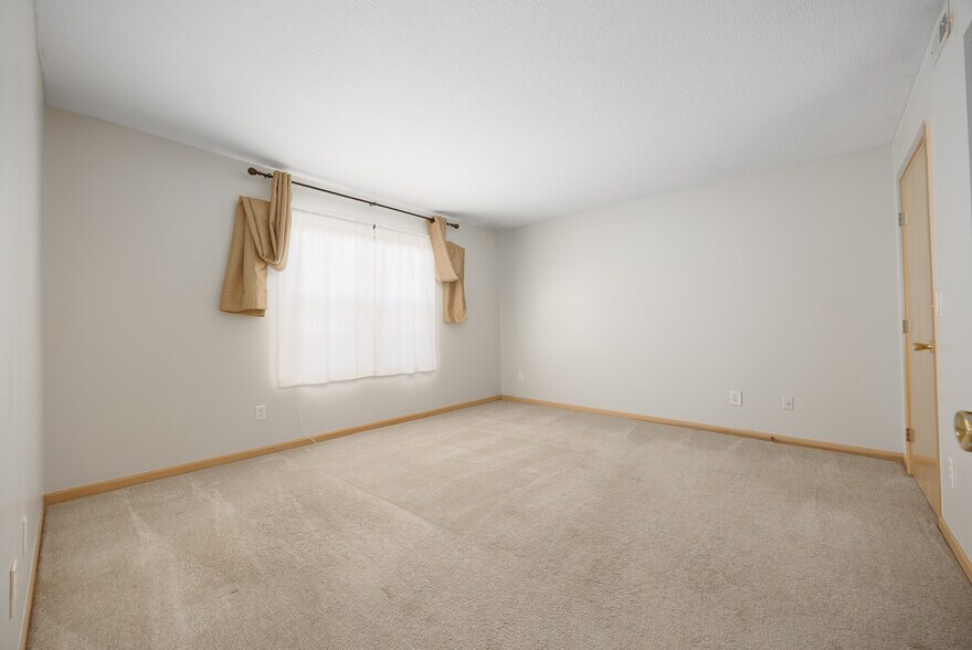 Building Photo - 3906 Sandstone Cir