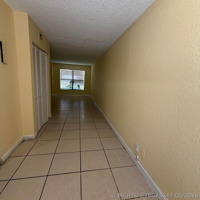 Building Photo - 4700 NW 9th Ct