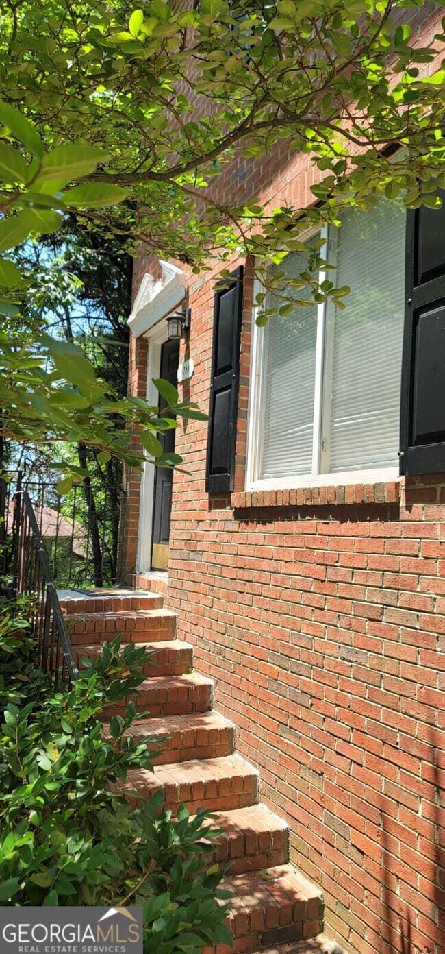 Building Photo - 3284 Highpoint Ct