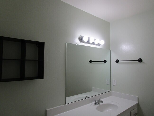 Building Photo - 1399 Stanford Pl