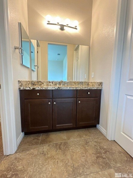 Building Photo - 8370 Simsbury Dr