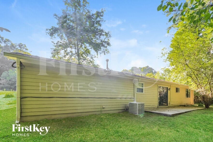 Building Photo - 4665 Jamerson Forest Pkwy