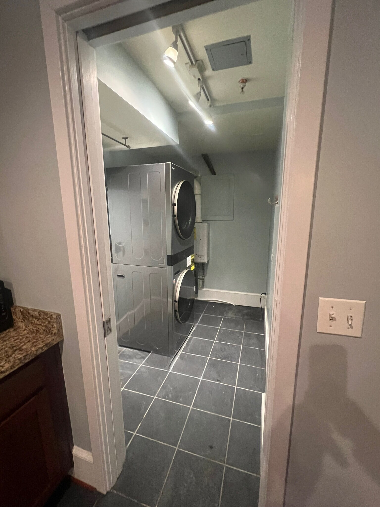 Building Photo - 1326 Girard St NW