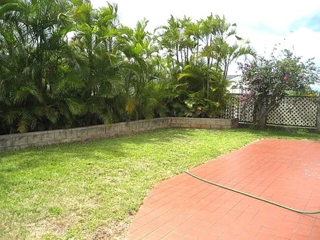 Building Photo - Beautiful single family home in The Bluffs...