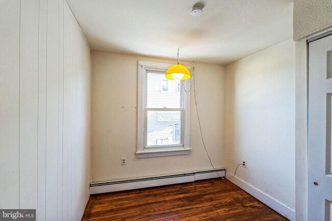 Building Photo - 1116 Maple St