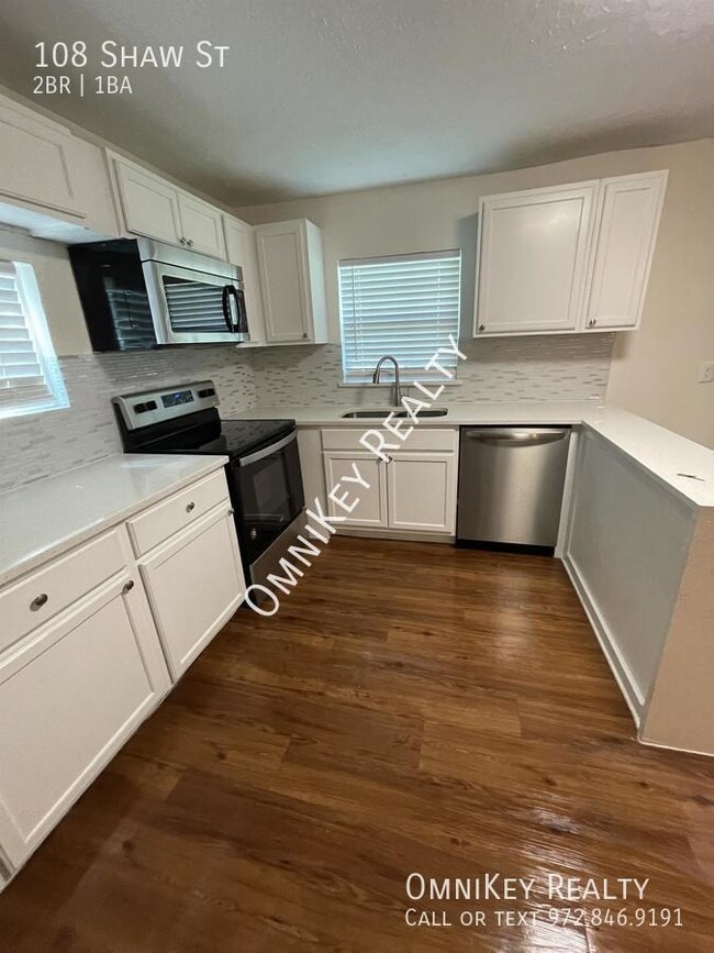 Building Photo - 108 Shaw St