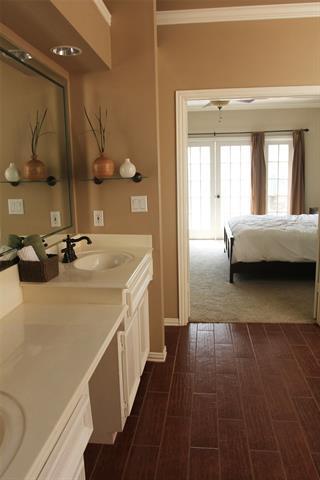 Building Photo - 8105 Pecan Ridge Dr
