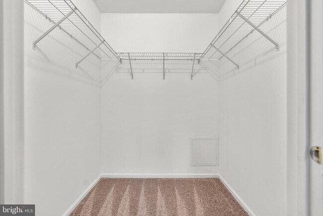 Building Photo - 2903 Saxony Dr