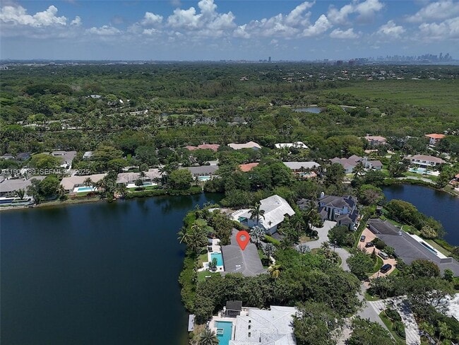 Building Photo - 415 Rovino Ave