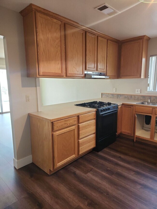 Building Photo - A Fabulous 3 Bedroom Single Story Home with a Pool/Spa.